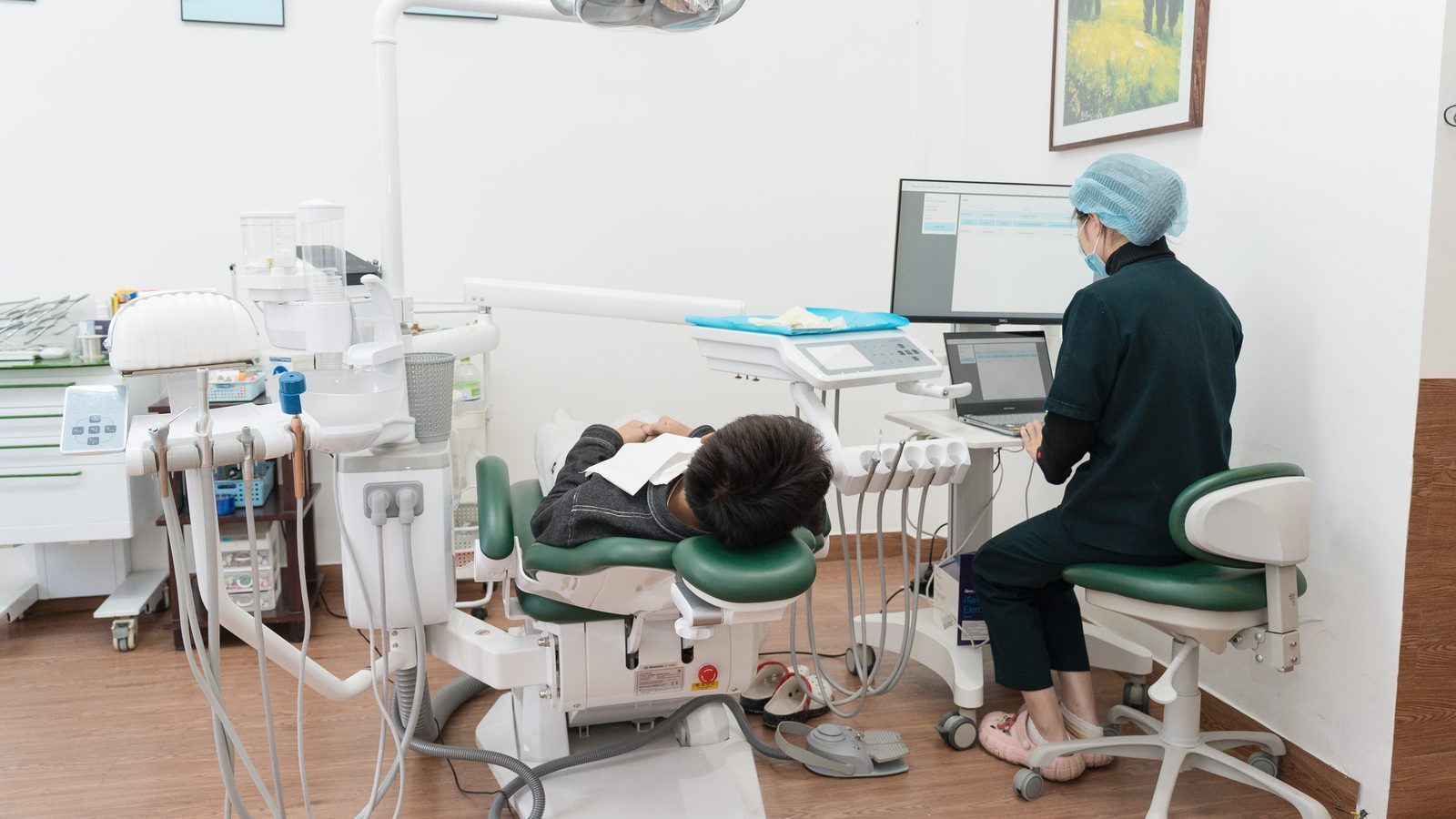 iTero digital scan being taken at Picasso Dental Da Lat