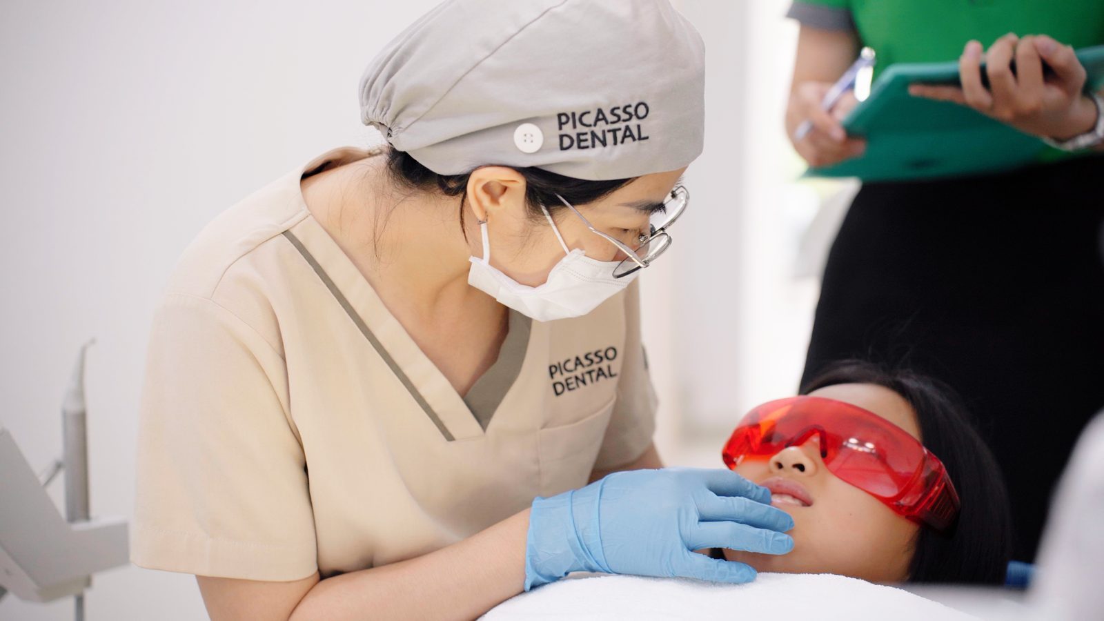 Dental examination at Picasso Dental HCMC Masteri Thao Dien