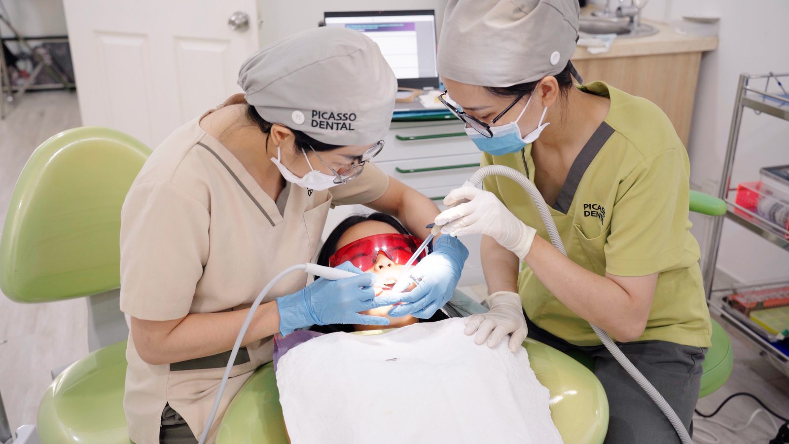 Professional cleaning at Picasso Dental Clinic HCMC Masteri Thao Dien